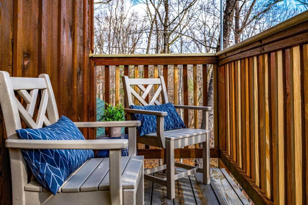 פיג'ן פורג' The Family Stone Luxe Cabin Sleeps 12 Hot Tub Dogfriendly Dollywood מראה חיצוני תמונה