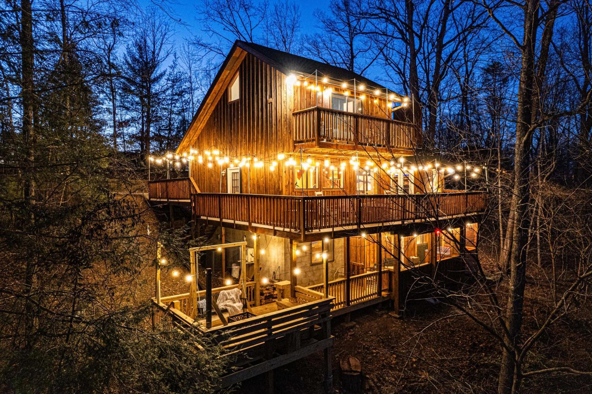 פיג'ן פורג' The Family Stone Luxe Cabin Sleeps 12 Hot Tub Dogfriendly Dollywood מראה חיצוני תמונה