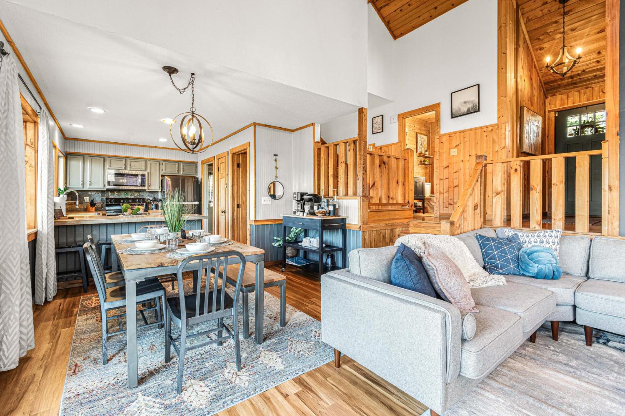 פיג'ן פורג' The Family Stone Luxe Cabin Sleeps 12 Hot Tub Dogfriendly Dollywood מראה חיצוני תמונה