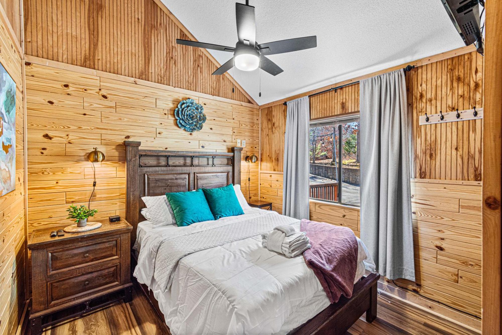 פיג'ן פורג' The Family Stone Luxe Cabin Sleeps 12 Hot Tub Dogfriendly Dollywood מראה חיצוני תמונה