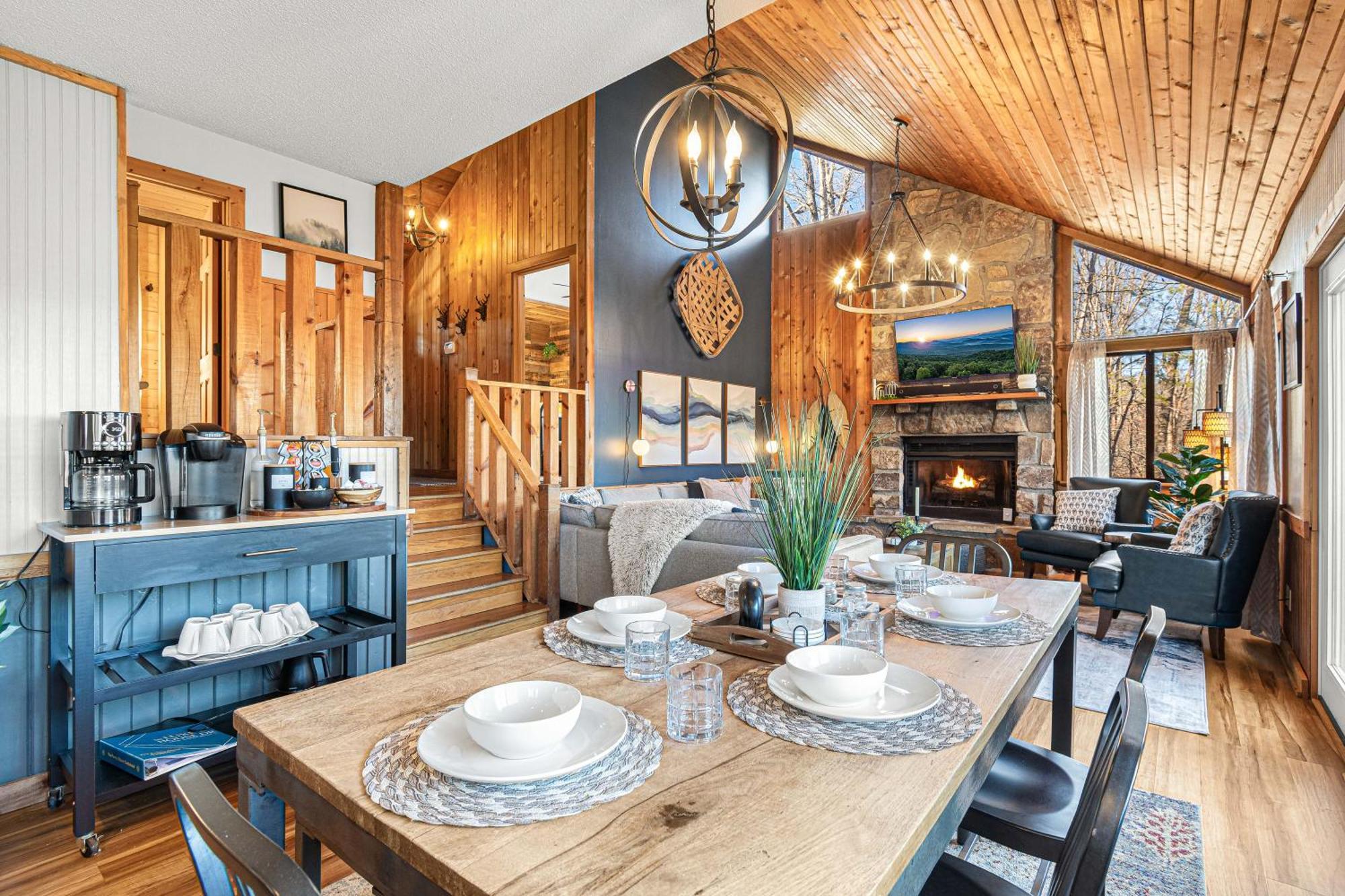 פיג'ן פורג' The Family Stone Luxe Cabin Sleeps 12 Hot Tub Dogfriendly Dollywood מראה חיצוני תמונה