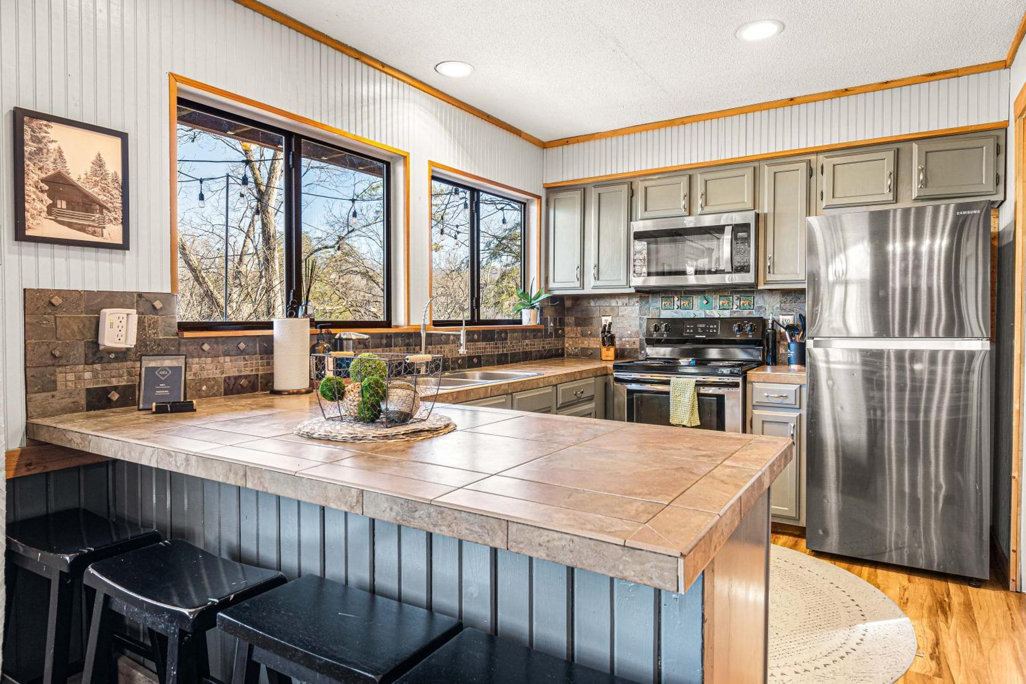 פיג'ן פורג' The Family Stone Luxe Cabin Sleeps 12 Hot Tub Dogfriendly Dollywood מראה חיצוני תמונה