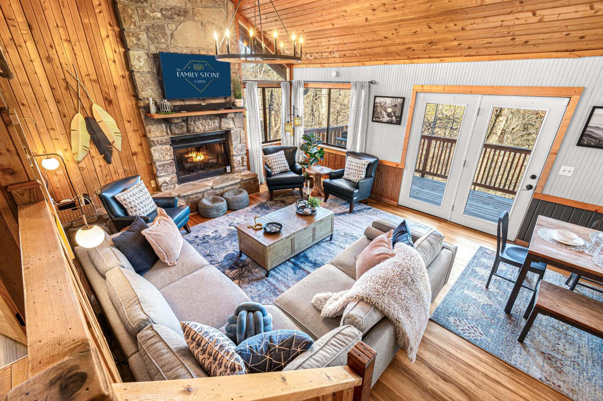פיג'ן פורג' The Family Stone Luxe Cabin Sleeps 12 Hot Tub Dogfriendly Dollywood מראה חיצוני תמונה